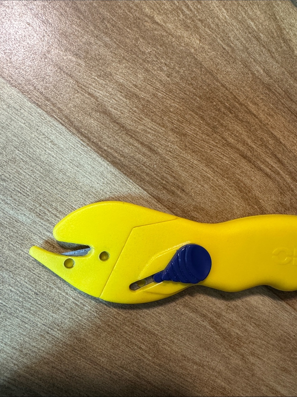 Yellow Safety Cutter - Picture 2 of 5
